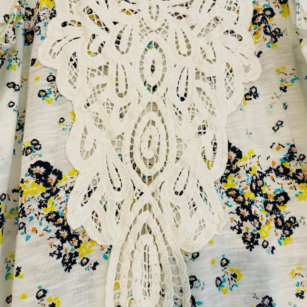 Maurices Floral Lace Front Tank Top M White & Yellow Polyester - Picture 2 of 9